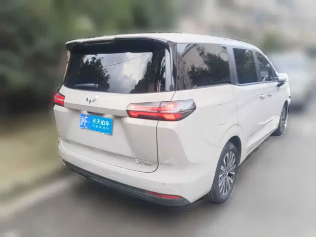 Wuling Starlight 730 — Фото автомобиля 2