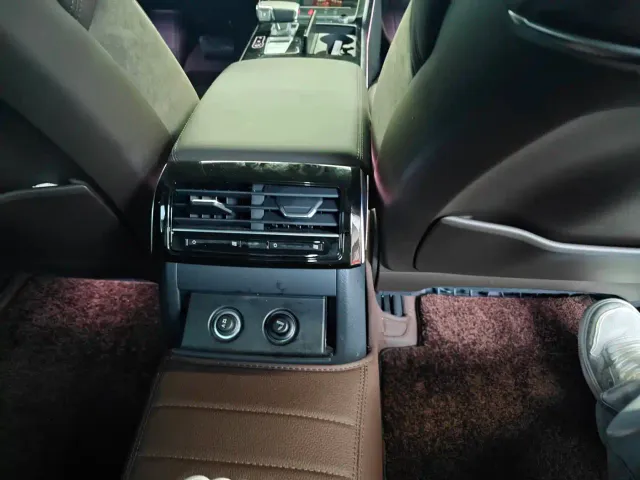 Audi A8 — Фото автомобиля 10