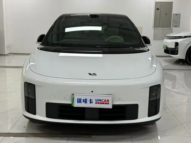Li Auto i6 — Фото автомобиля 2