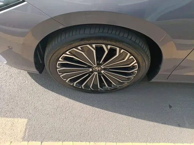 Volkswagen Passat — Фото автомобиля 24