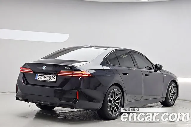 BMW 5 Series G60 — Фото автомобиля 4