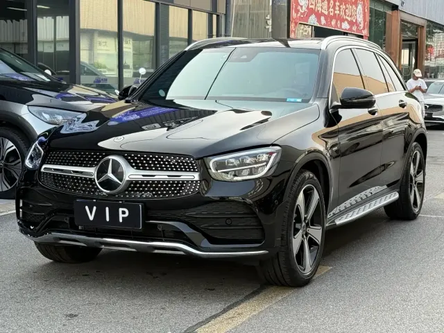 Фотография автомобиля — Mercedes-Benz GLC-Class