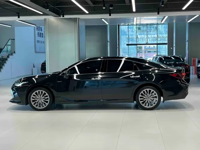 Toyota Avalon — Фото автомобиля 3