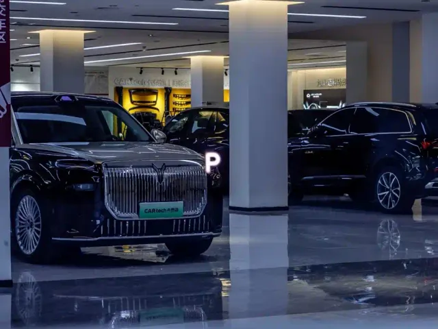 Li Auto MEGA — Фото автомобиля 12