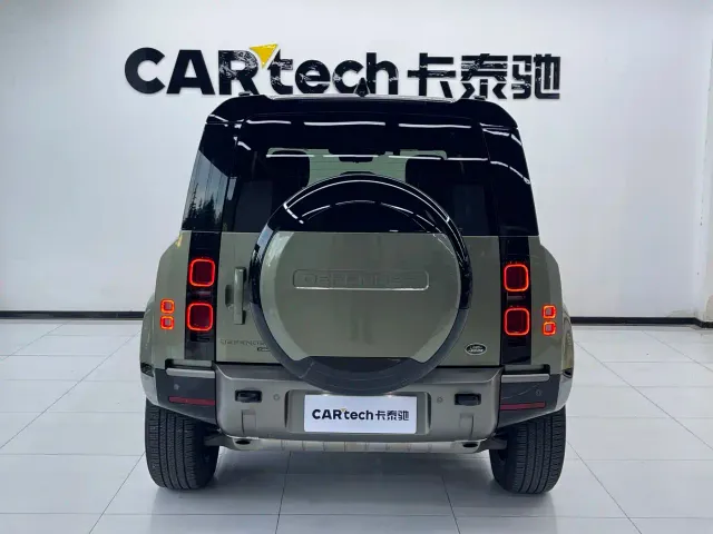 Land Rover Defender — Фото автомобиля 2