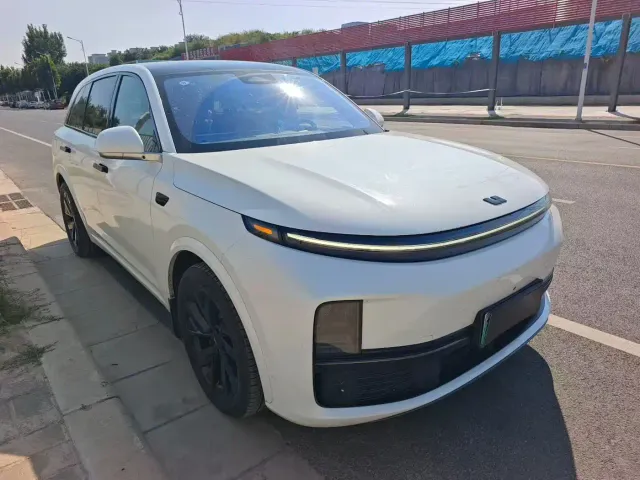 Li Auto L7 — Фото автомобиля 3