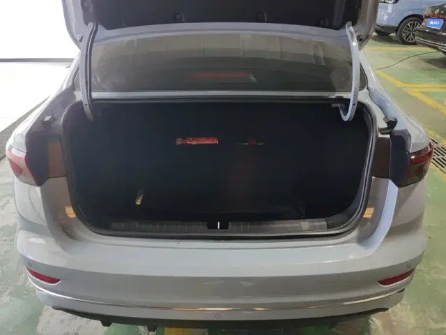 Geely Emgrand — Фото автомобиля 4