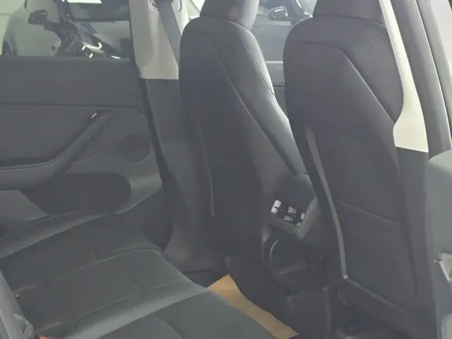 Tesla Model Y — Фото автомобиля 7