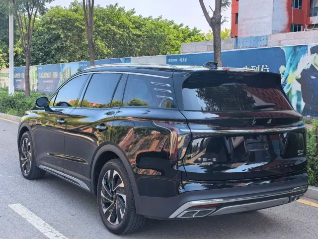 Hongqi HS7 PHEV — Фото автомобиля 8