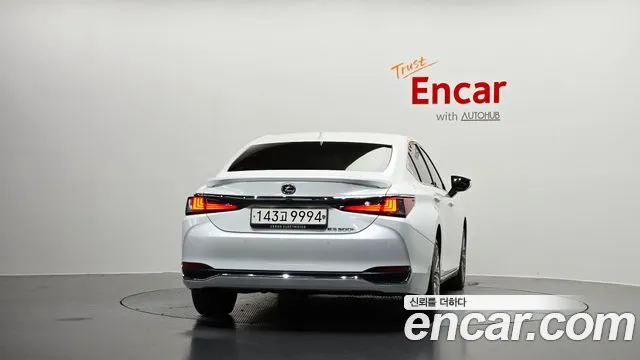 Lexus ES 7th Gen — Фото автомобиля 4