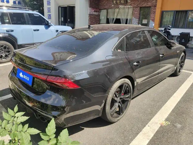 Audi A7L — Фото автомобиля 3