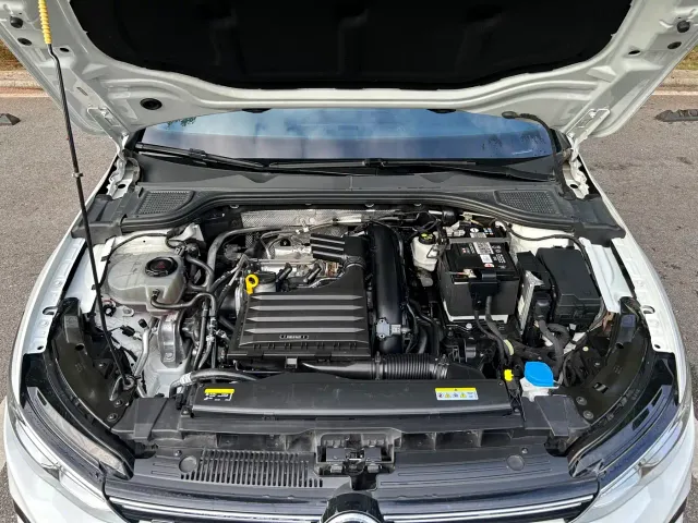 Volkswagen Golf — Фото автомобиля 19