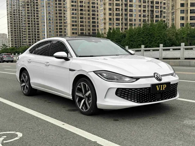 Фотография автомобиля — Volkswagen Lamando