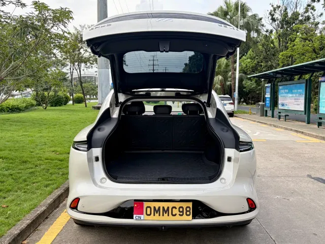 IM Motors LS6 — Фото автомобиля 29