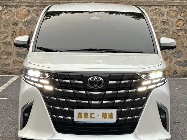 Toyota Alphard — Фото автомобиля 2