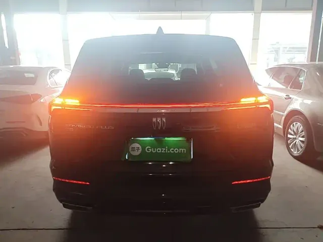 Buick Envision Plus — Фото автомобиля 5