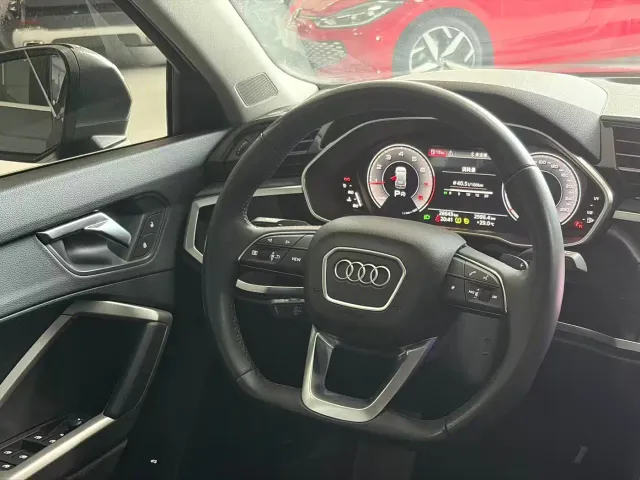 Audi Q3 — Фото автомобиля 16