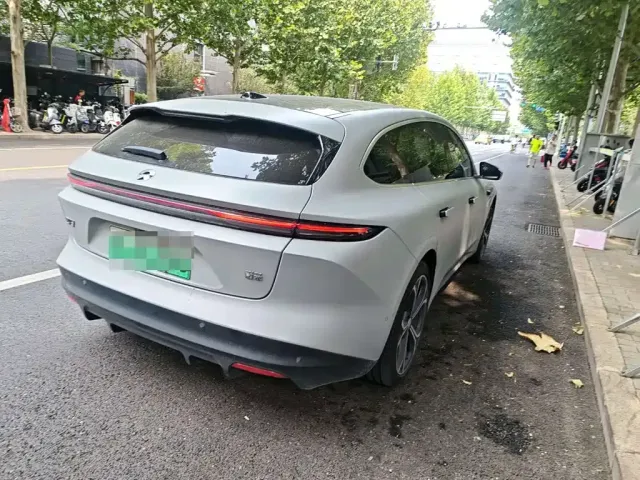 Nio ET5 Touring — Фото автомобиля 5