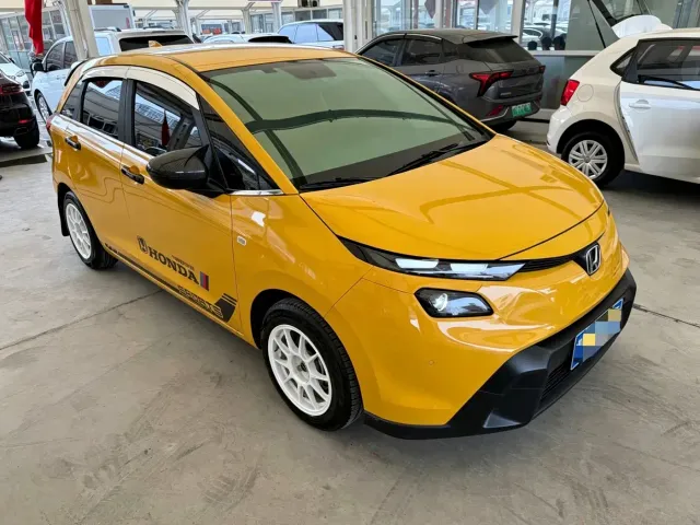 Honda Fit — Фото автомобиля 3