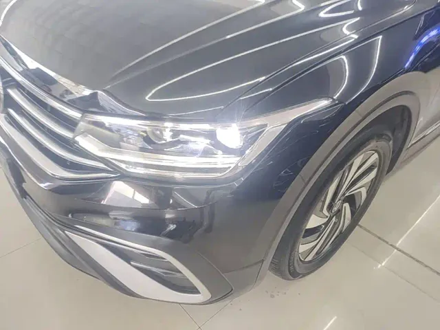 Volkswagen Tiguan L — Фото автомобиля 23