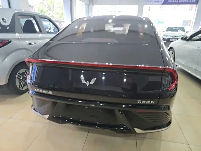 Wuling Starlight — Фото автомобиля 5