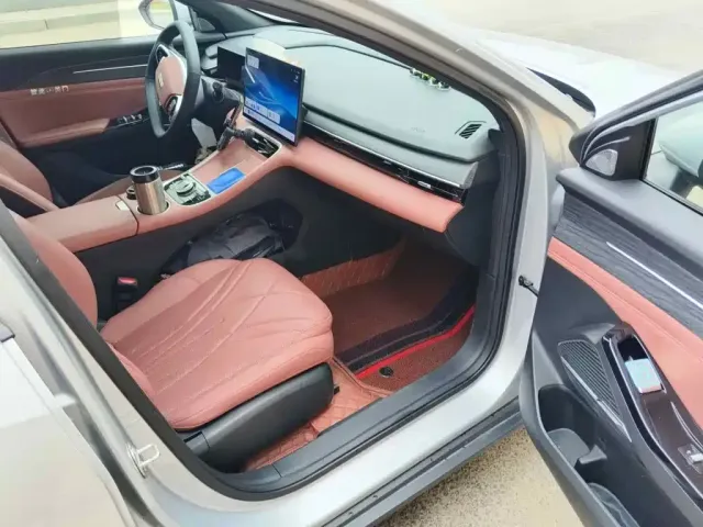 Geely Galaxy L6 — Фото автомобиля 12
