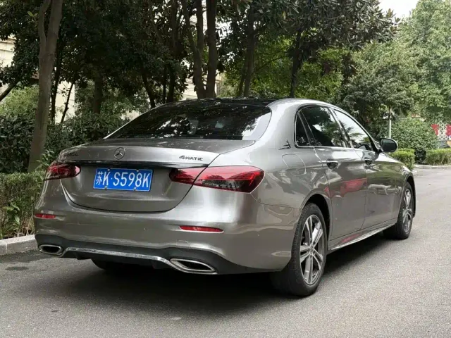 Mercedes-Benz E-Class — Фото автомобиля 7