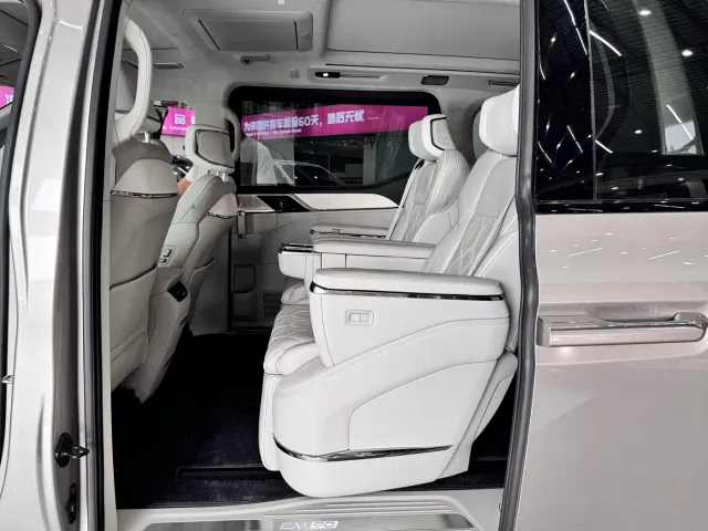 Volvo EM90 — Фото автомобиля 23