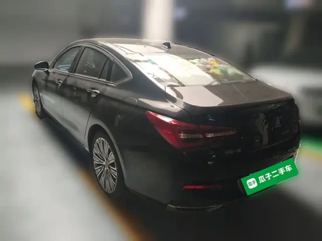 Hongqi H5 — Фото автомобиля 4