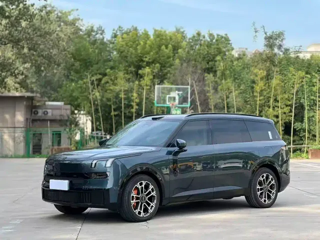 Фотография автомобиля — Lynk & Co 900