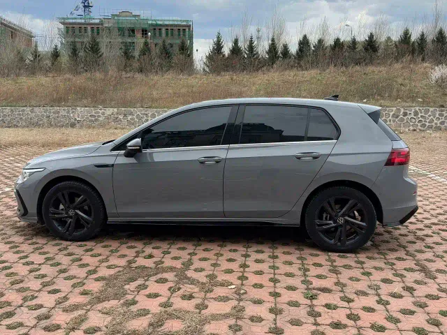 Volkswagen Golf — Фото автомобиля 7