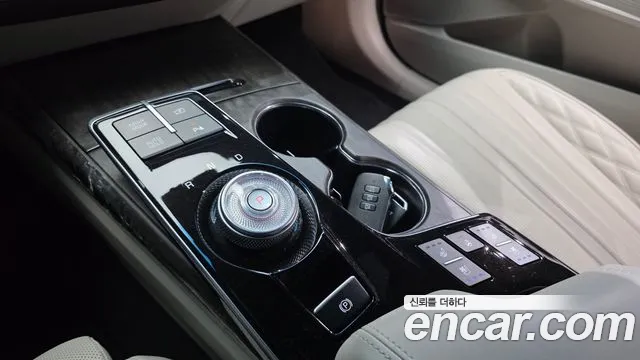 Kia K8 Hybrid — Фото автомобиля 12