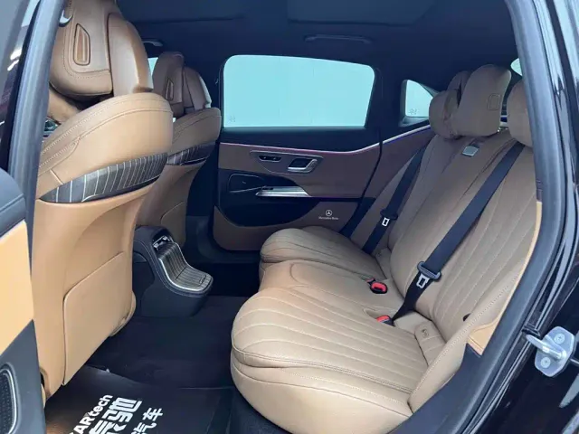 Mercedes-Benz E-Class — Фото автомобиля 16