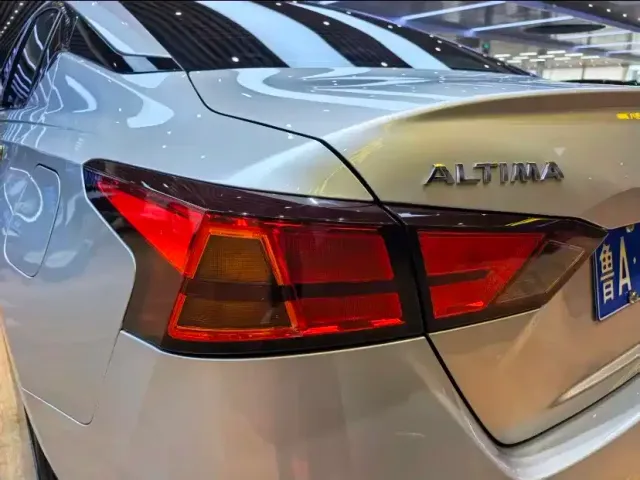 Nissan Teana — Фото автомобиля 16