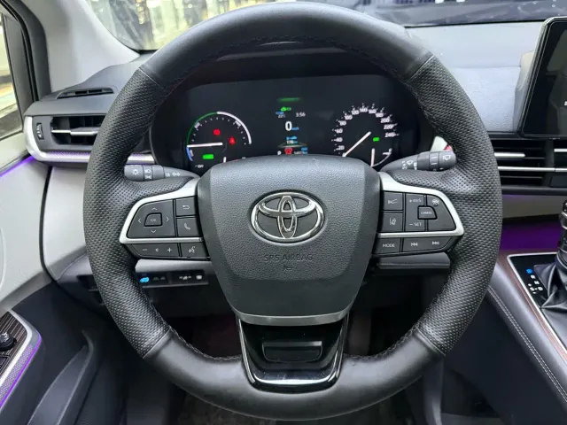 Toyota Granvia — Фото автомобиля 10