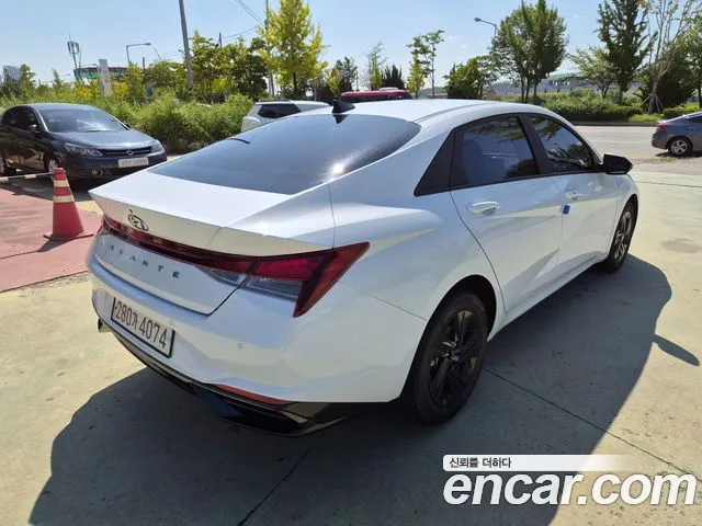 Hyundai Avante CN7 — Фото автомобиля 3
