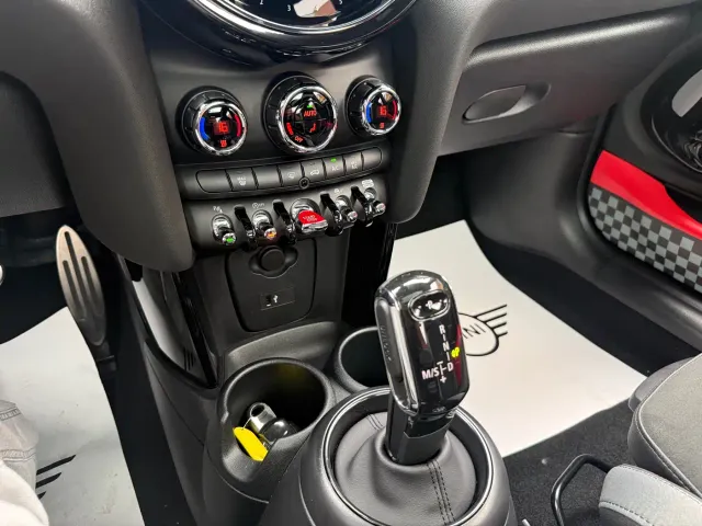 MINI Hatch — Фото автомобиля 18