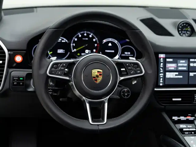 Porsche Cayenne — Фото автомобиля 15