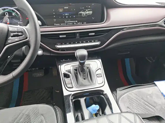 GAC Trumpchi M6 — Фото автомобиля 16