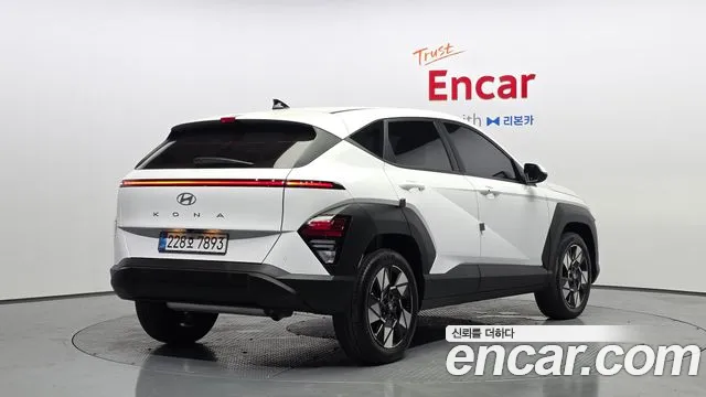 Hyundai Kona Kona (SX2) Бензин 1.6 турбо 2WD — Фото автомобиля 2