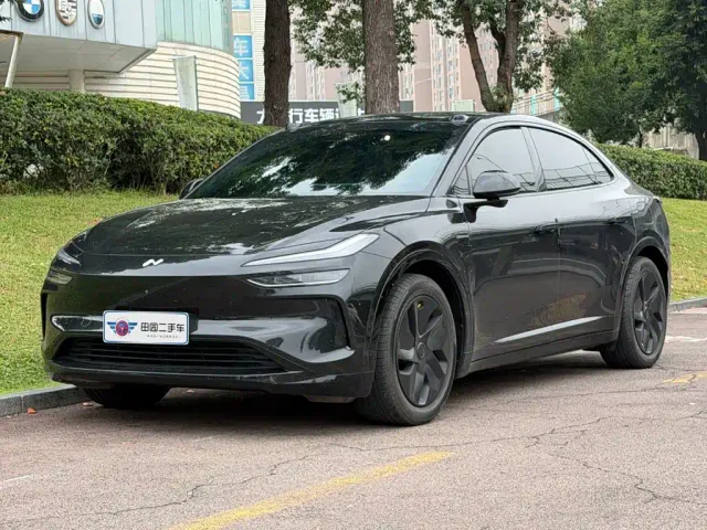 Фотография автомобиля — Onvo L60