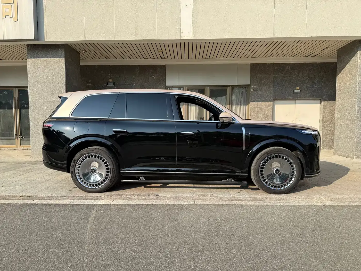 Voyah Auto VOYAH Taisan 2026 Model Base — Фото автомобиля 5