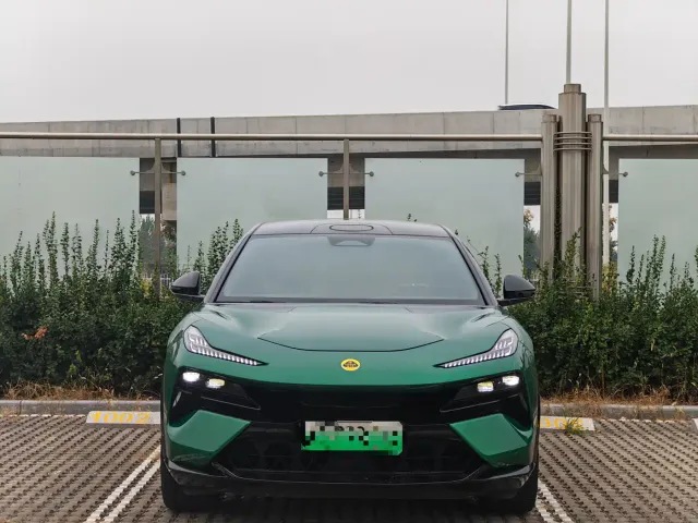 Lotus Eletre — Фото автомобиля 2