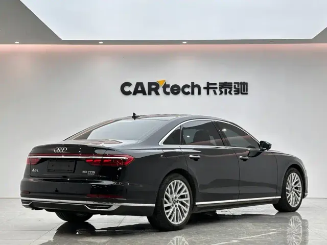 Audi A8 — Фото автомобиля 5