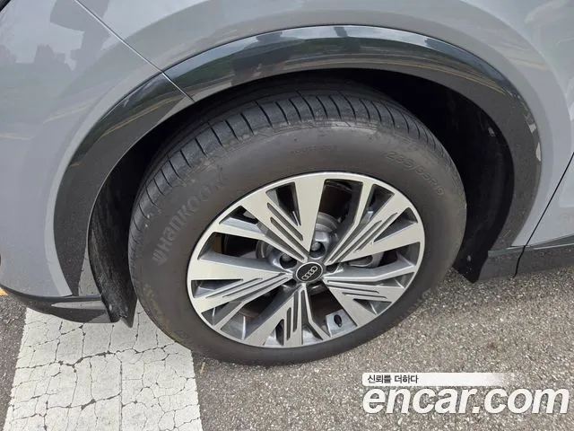 Audi Q4 e-tron — Фото автомобиля 7