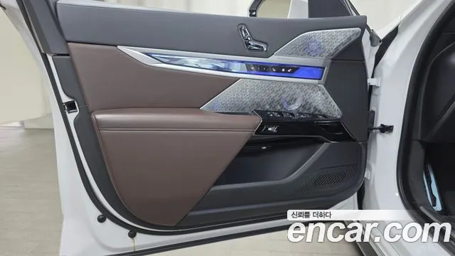 BMW i7 G70 — Фото автомобиля 13