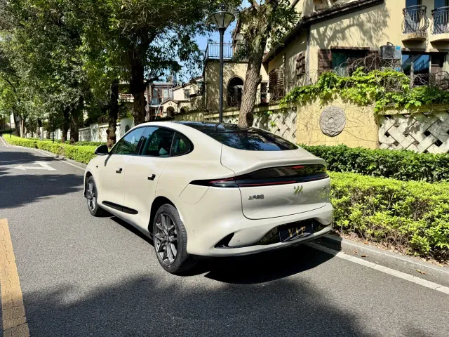 IM Motors LS6 — Фото автомобиля 5