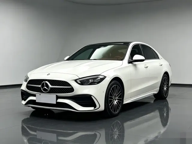 Фотография автомобиля — Mercedes-Benz C-Class