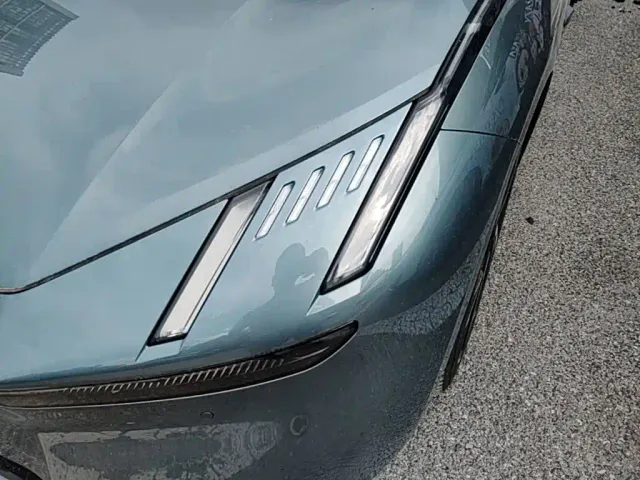 Lynk & Co Z10 — Фото автомобиля 23