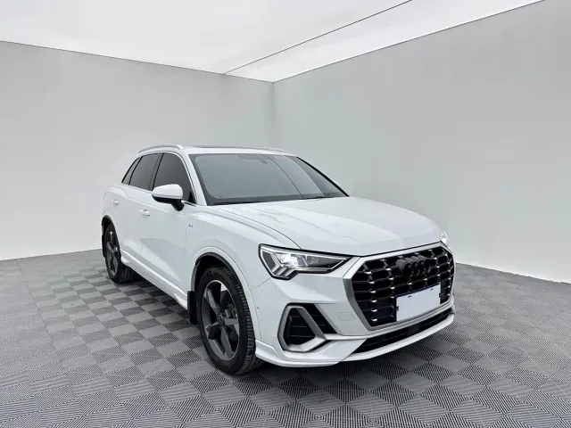 Фотография автомобиля — Audi Q3